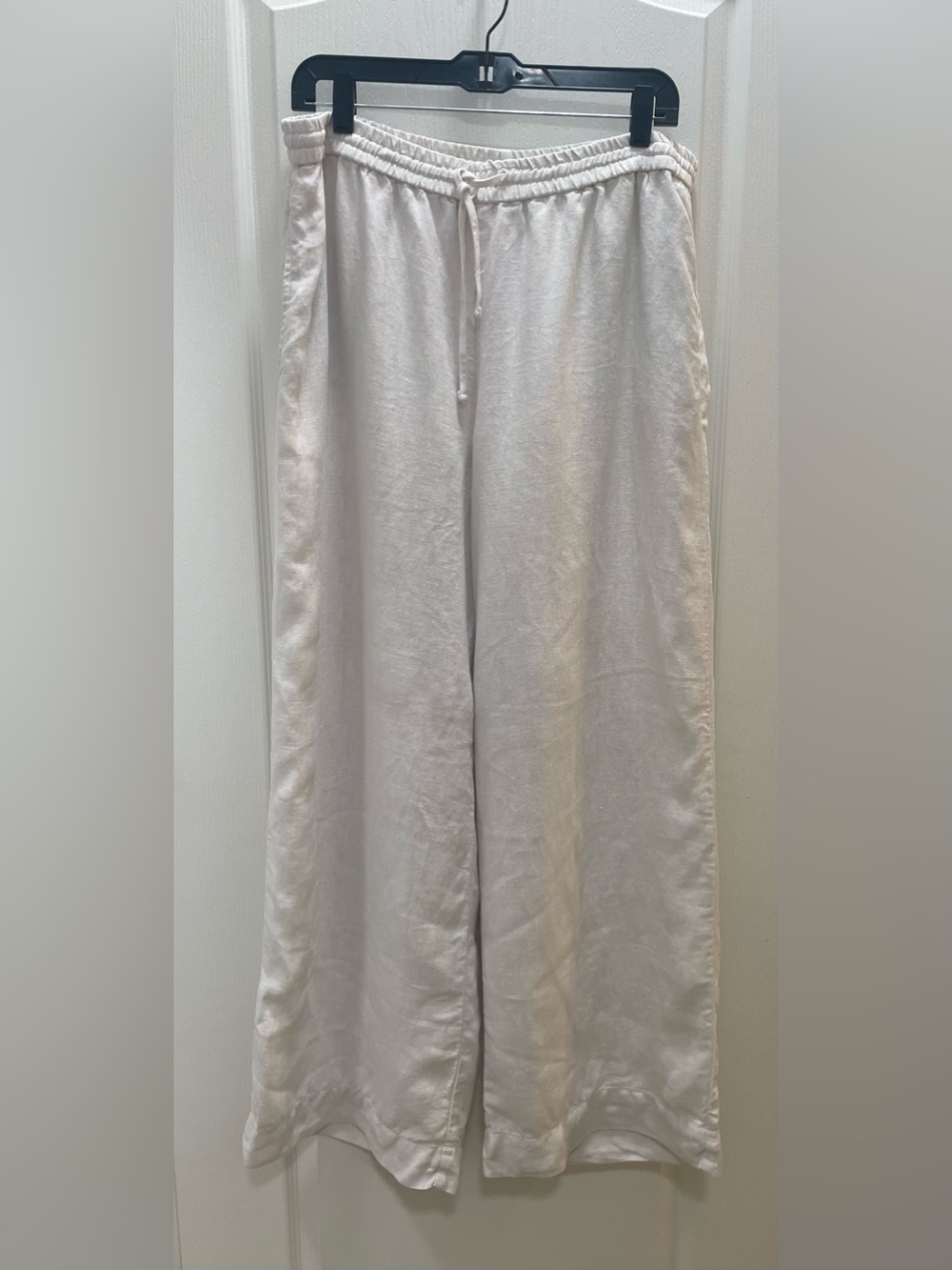 Velvet by Graham & Spencer Cream Linen Pants